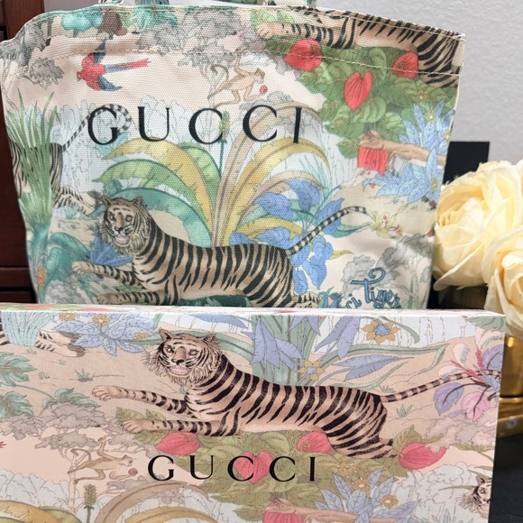 Gucci Beauty Tiger Multicolor Tote Bag- New in Box - Picture 2 of 8